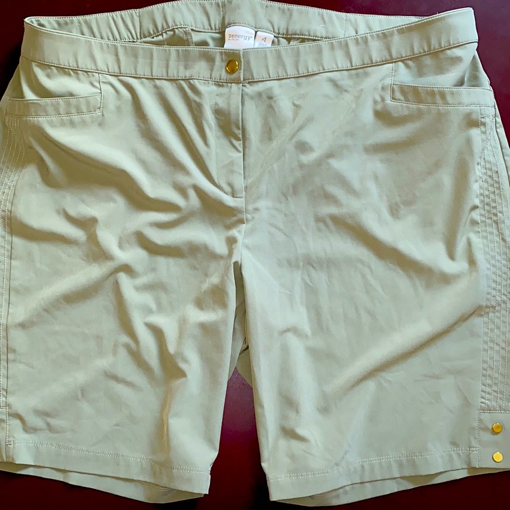 Zenergy by Chico’s green shorts size 4 (2x)